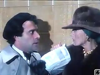 Barbara Bouchet in 40 GRADI ALL'OMBRA DEL LENZUOLO 1976